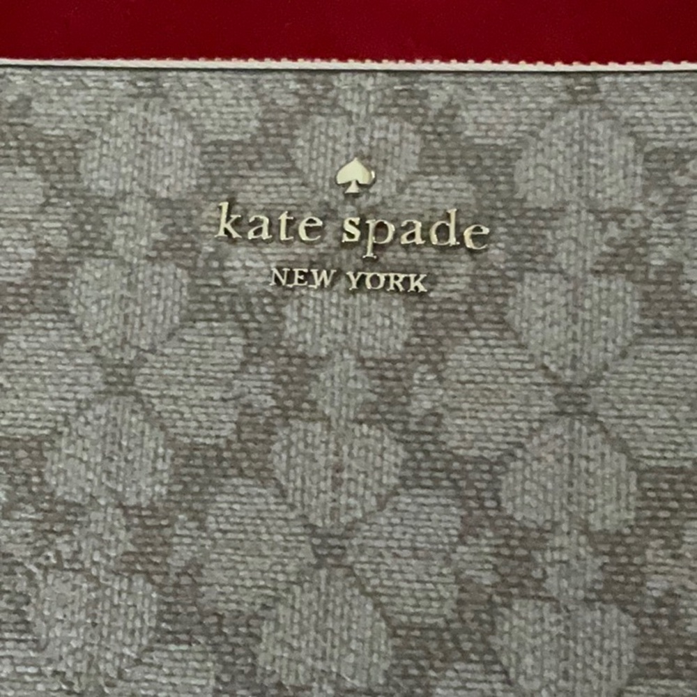 NWT Kate Spade Lucy Flower L-Zip Wristlet - Picture 4 of 12